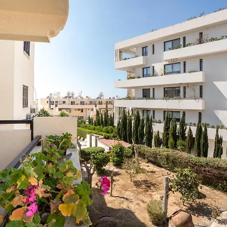 Elena 1b, Center, Pool, Walk To The Apartman *