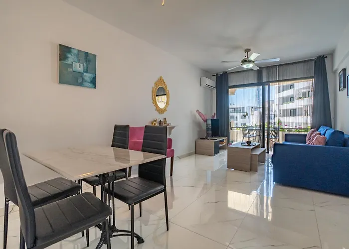 Elena 1b, Center, Pool, Walk To The Apartamento Pafos