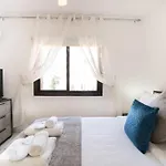 Elena 1b, Center, Pool, Walk To The Apartman Paphos