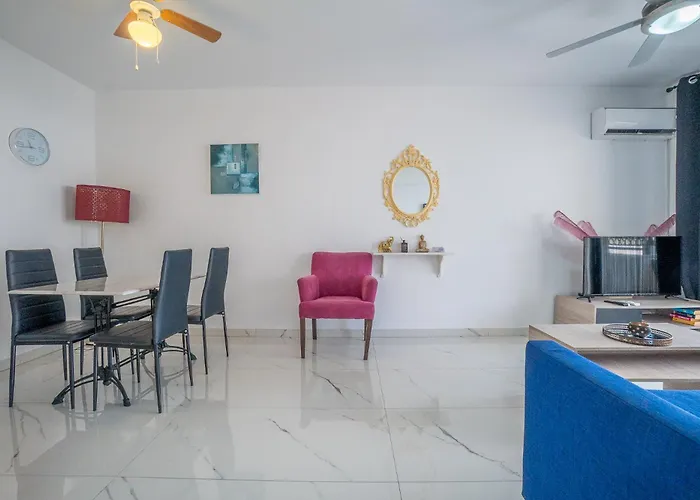 Elena 1b, Center, Pool, Walk To The Apartamento